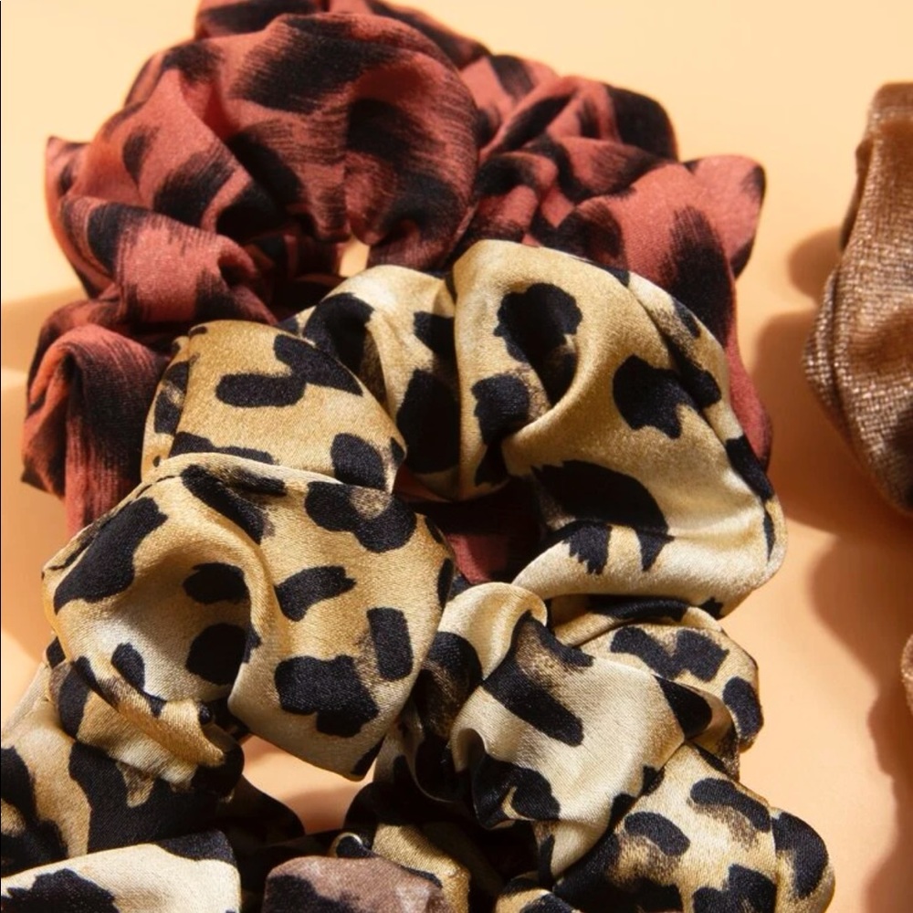 12 piece leopard pattern scrunchies - Picture 4 of 4